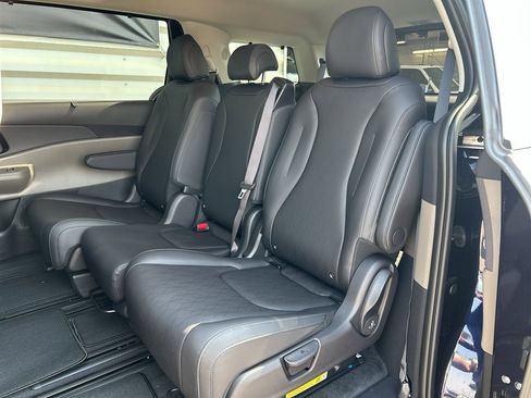 New 2026 Kia Carnival EX image 12