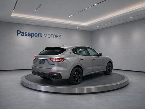 Used 2022 Maserati Levante Modena AWD/4WD image 4