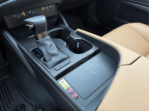 Used 2023 Lexus ES 250 w/ Premium Package image 20