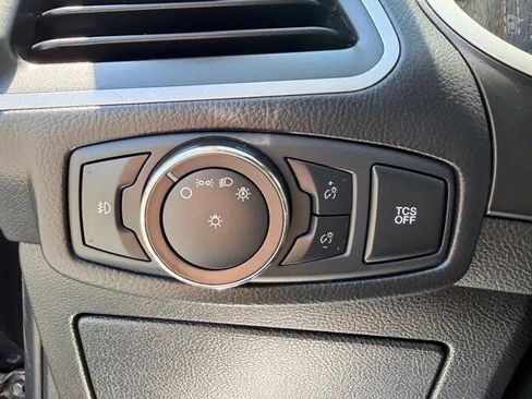 Used 2020 Ford Edge SEL AWD/4WD image 16