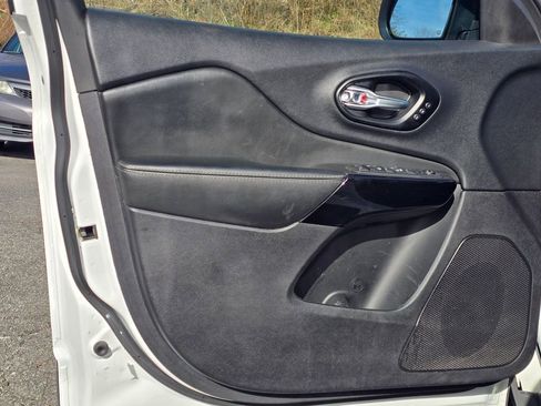 Used 2023 Jeep Cherokee Altitude Lux w/ Lux Elite Package image 44