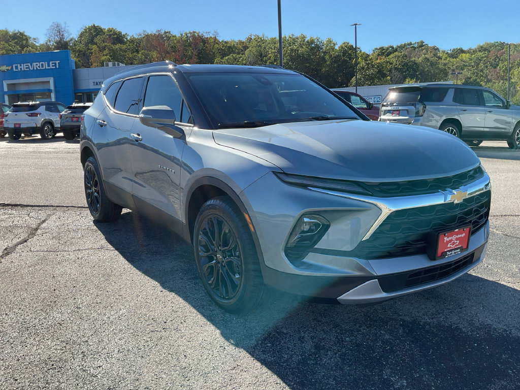 New 2026 Chevrolet Blazer LT w/ Sound & Technology Package FWD image 2
