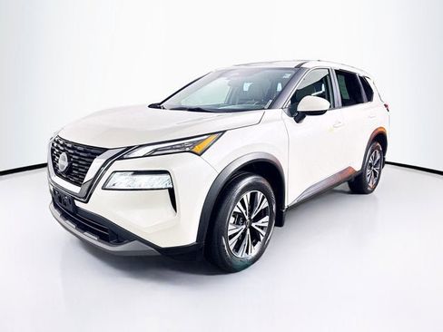 Used 2023 Nissan Rogue SV image 1