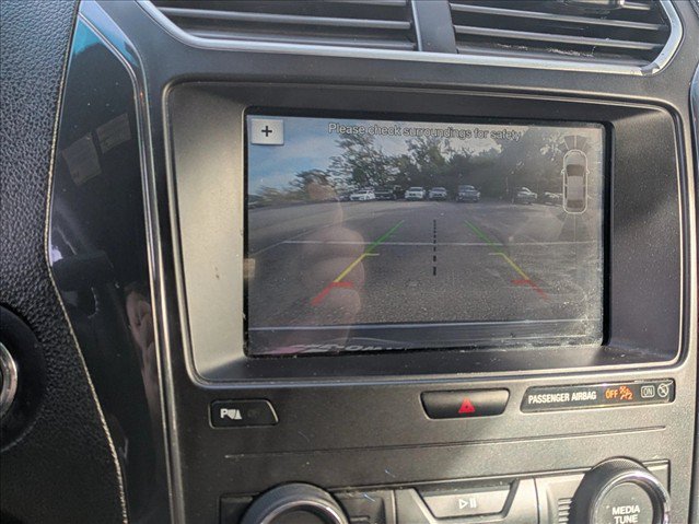 Used 2018 Ford Explorer XLT w/ Equipment Group 202A FWD image 12