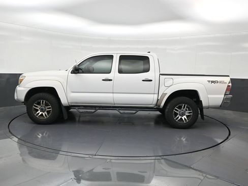Used 2012 Toyota Tacoma PreRunner w/ SR5 Pkg RWD image 2