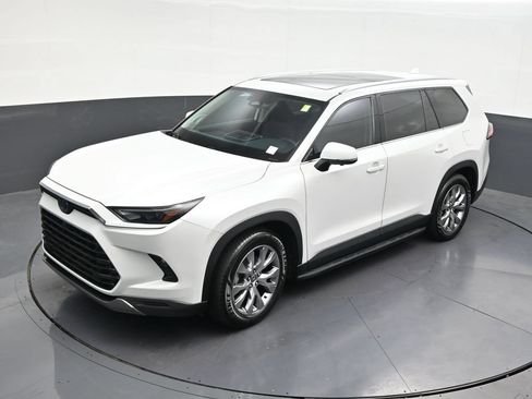 Used 2024 Toyota Grand Highlander AWD Hybrid image 16