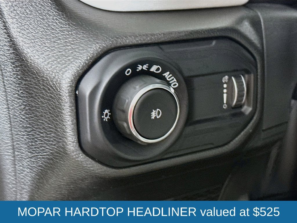 Used 2023 Jeep Wrangler Unlimited Sahara AWD/4WD image 11