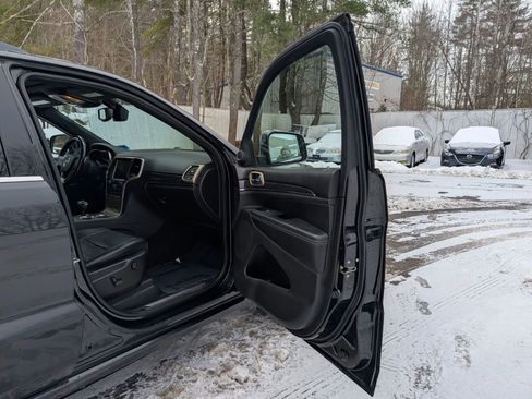 Used 2015 Jeep Grand Cherokee Overland AWD/4WD image 16