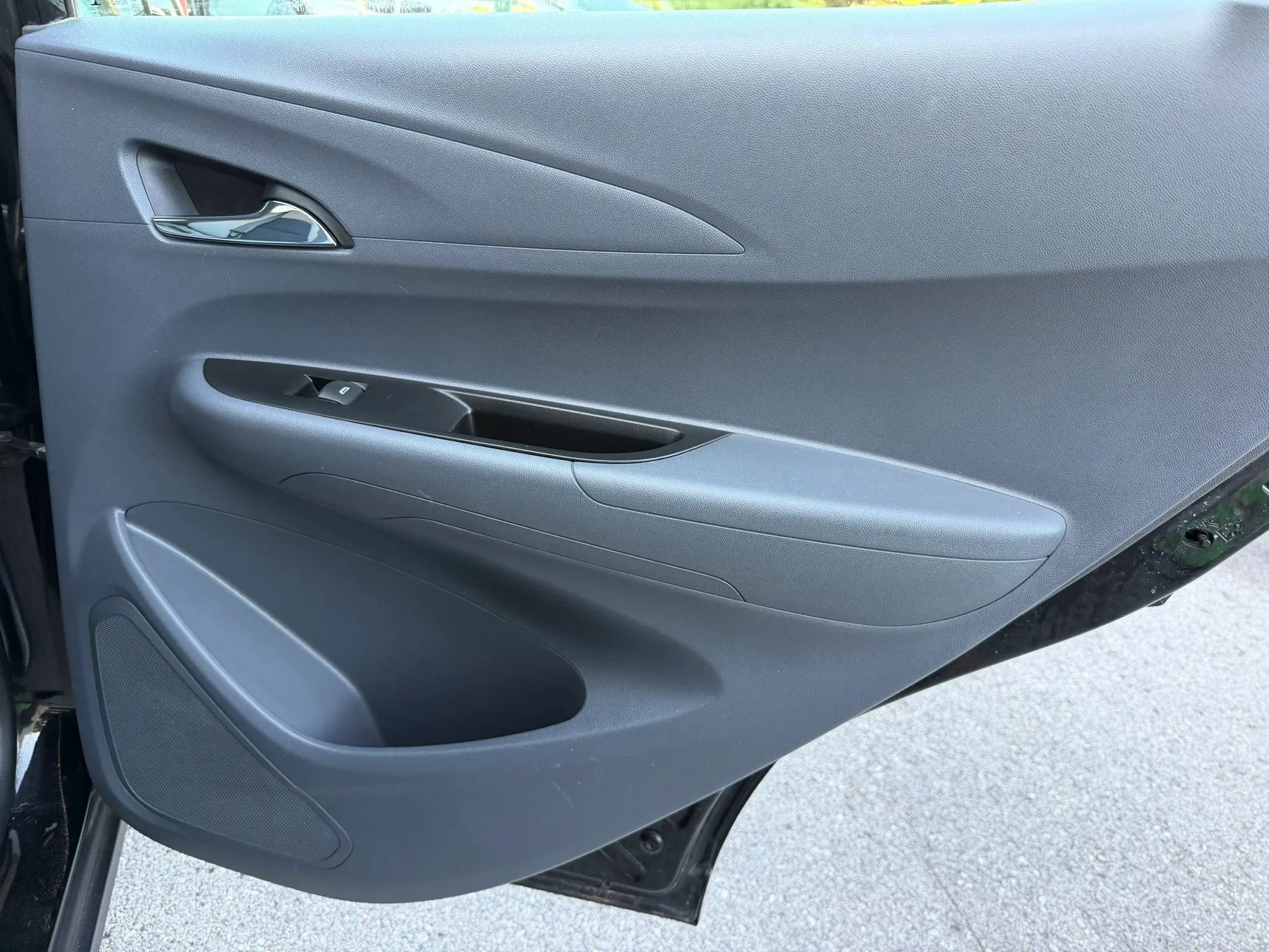 Used 2020 Chevrolet Bolt LT FWD image 29