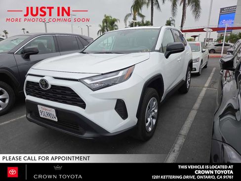 Certified 2025 Toyota RAV4 LE FWD image 1