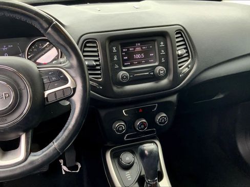 Used 2017 Jeep Compass Latitude image 6