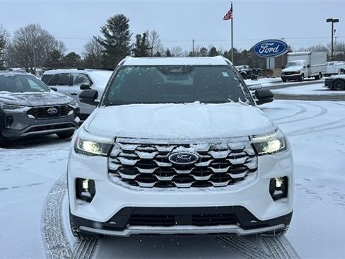 Used 2025 Ford Explorer Platinum w/ Ultimate Package image 5