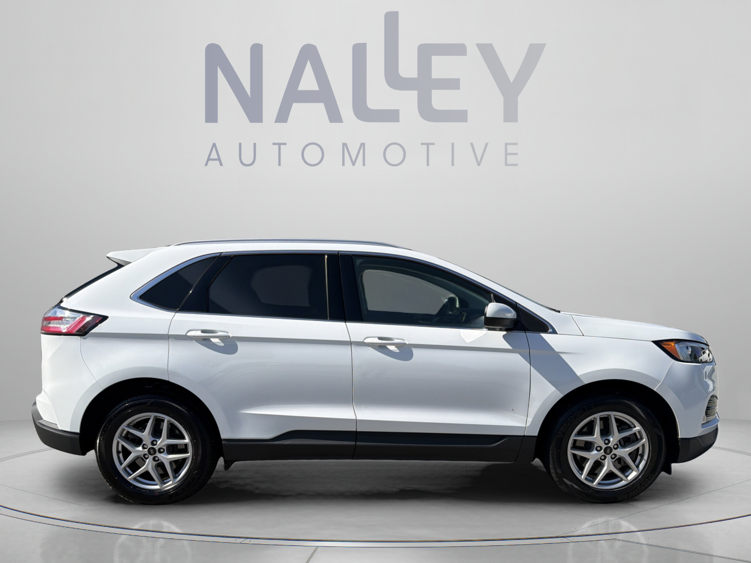 Used 2024 Ford Edge SEL w/ Convenience Package AWD/4WD image 6