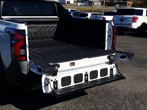 New 2025 Chevrolet Silverado EV LT image 6