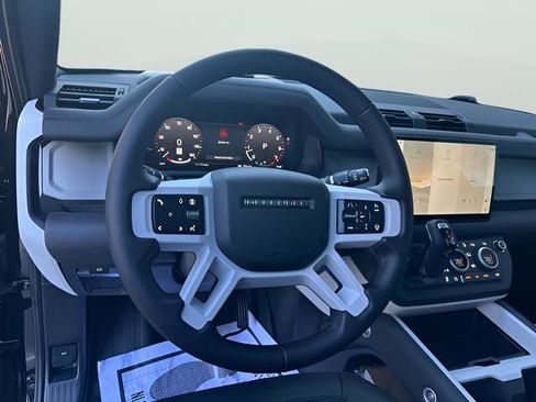 New 2025 Land Rover Defender 110 X-Dynamic SE image 22
