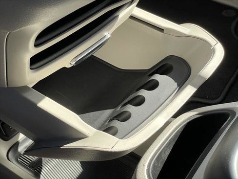 Certified 2023 Chrysler Pacifica Touring-L FWD image 28