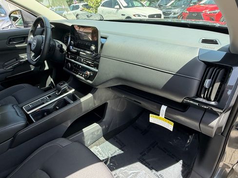 Certified 2025 Nissan Pathfinder SV w/ SV Premium Package FWD image 19