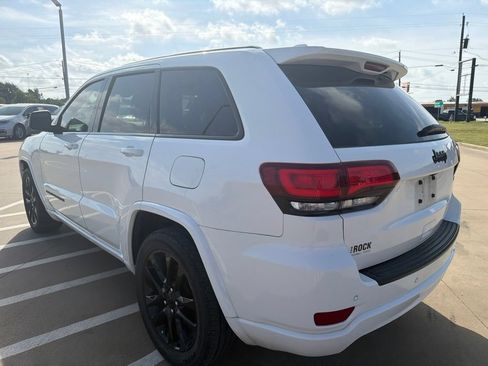 Used 2021 Jeep Grand Cherokee Laredo X RWD image 8
