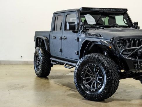 Used 2025 Jeep Gladiator Rubicon w/ Safety Group AWD/4WD image 34