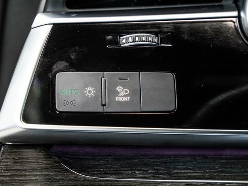 Used 2025 Audi Q7 3.0T Premium Plus AWD/4WD image 44