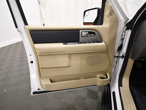 Used 2017 Ford Expedition XLT w/ Equipment Group 202A AWD/4WD image 13