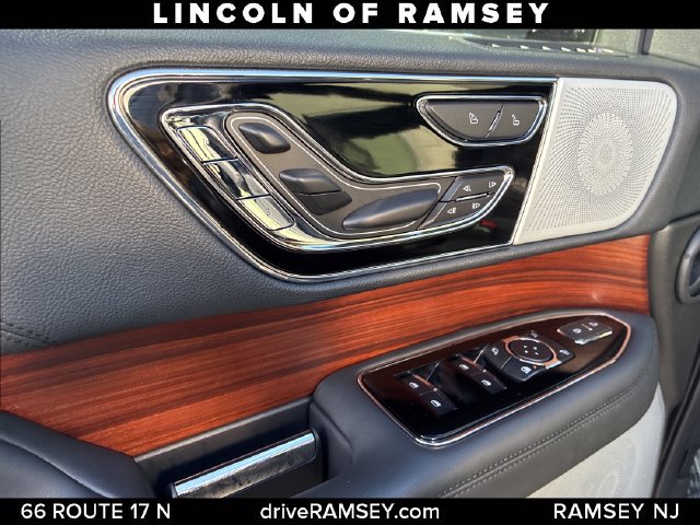 Certified 2023 Lincoln Navigator Reserve AWD/4WD image 13