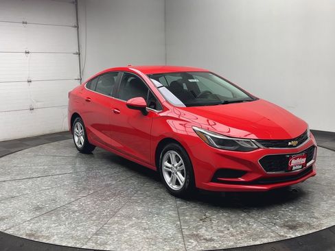 Used 2017 Chevrolet Cruze LT image 26