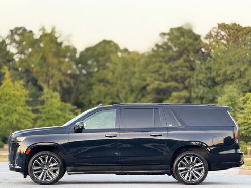 Used 2023 Cadillac Escalade ESV Sport image 8