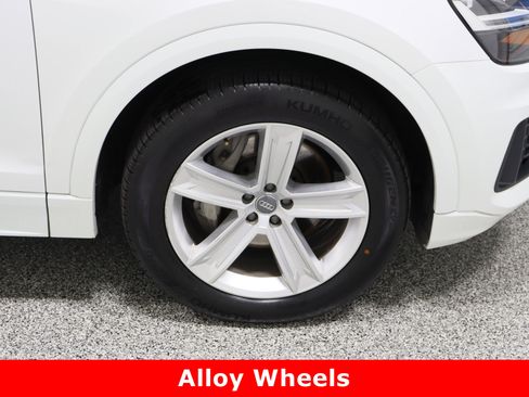 Used 2019 Audi Q8 Premium w/ Convenience Package image 5