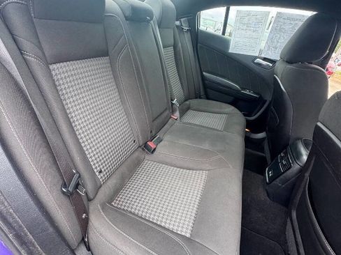 Used 2019 Dodge Charger SXT w/ Blacktop Package image 18