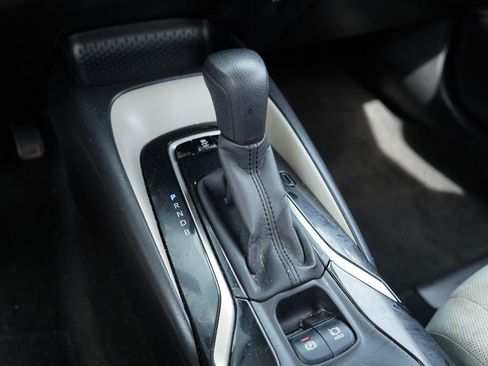 Used 2022 Toyota Corolla L image 29