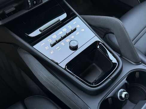 Certified 2025 Porsche Cayenne GTS image 22