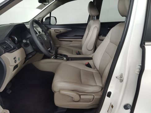 Certified 2017 Honda Pilot LX image 5