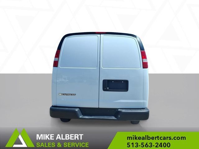 Used 2022 Chevrolet Express 2500 w/ Driver Convenience Package RWD image 6