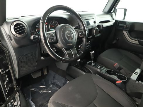 Used 2018 Jeep Wrangler Unlimited Sport w/ Connectivity Group AWD/4WD image 15