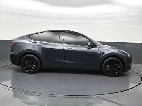 Used 2024 Tesla Model Y Long Range AWD/4WD image 6