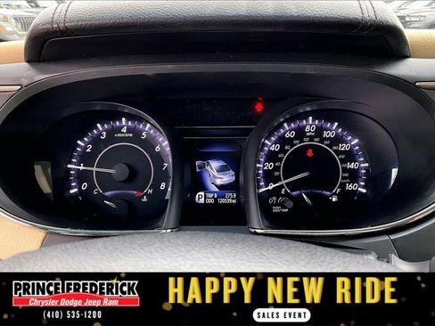 Used 2016 Toyota Avalon XLE Premium image 16