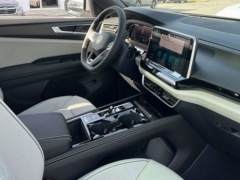 New 2026 Volkswagen Atlas Cross Sport SEL Premium R-Line image 10