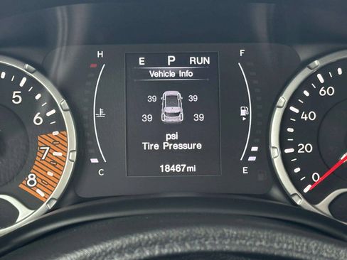 Used 2020 Jeep Renegade Sport w/ Sport Appearance Group AWD/4WD image 25