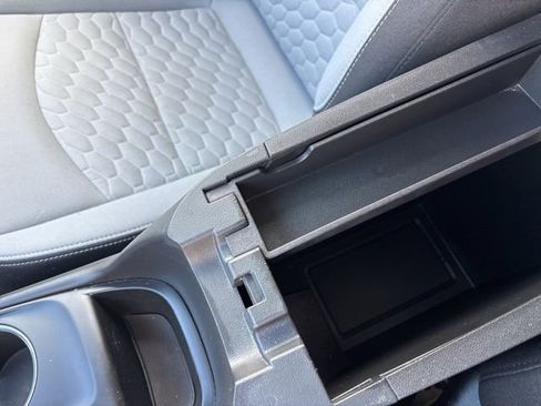 Used 2020 Chevrolet Equinox LS w/ LS Convenience Package image 26