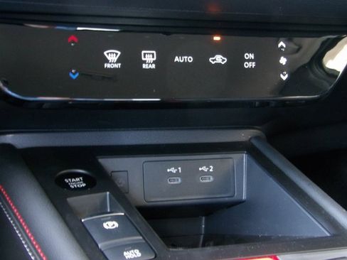 Used 2025 Nissan Kicks SR image 22