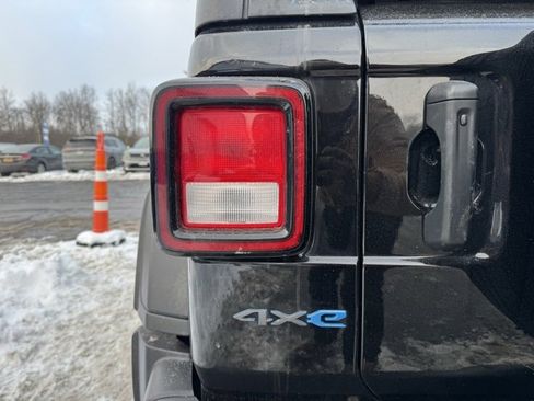 Used 2024 Jeep Wrangler Unlimited w/ Convenience Group image 9