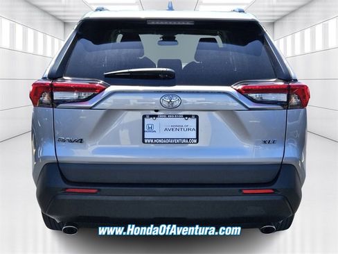 Used 2022 Toyota RAV4 XLE image 3
