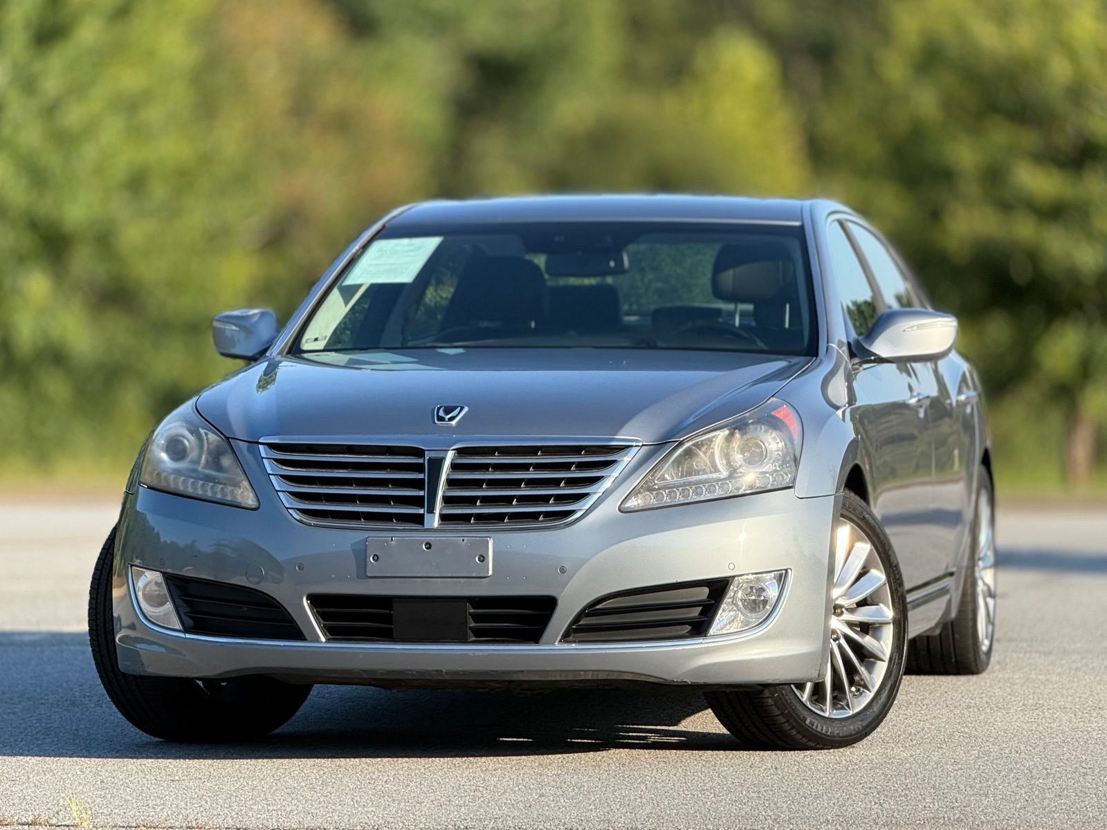 Used 2014 Hyundai Equus Signature RWD image 2