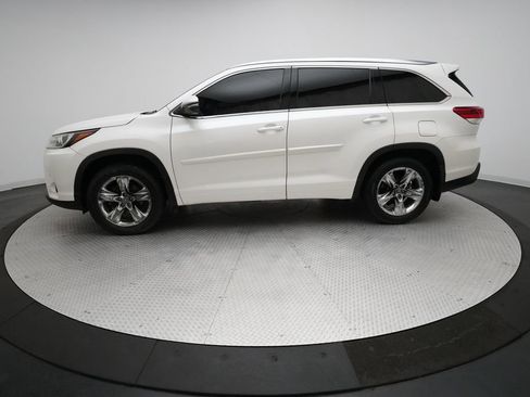 Used 2018 Toyota Highlander Limited Platinum image 24