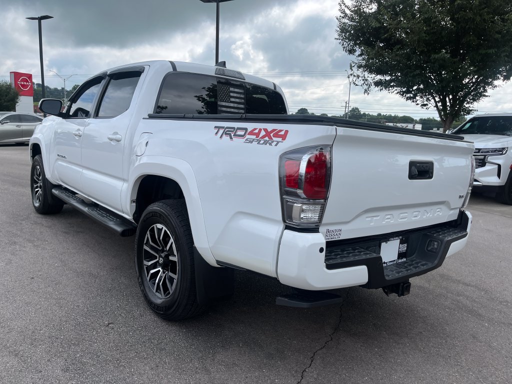 Used 2020 Toyota Tacoma TRD Sport w/ TRD Premium Sport Package AWD/4WD image 3