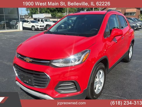 Used 2017 Chevrolet Trax LT w/ LT Convenience Package FWD image 1