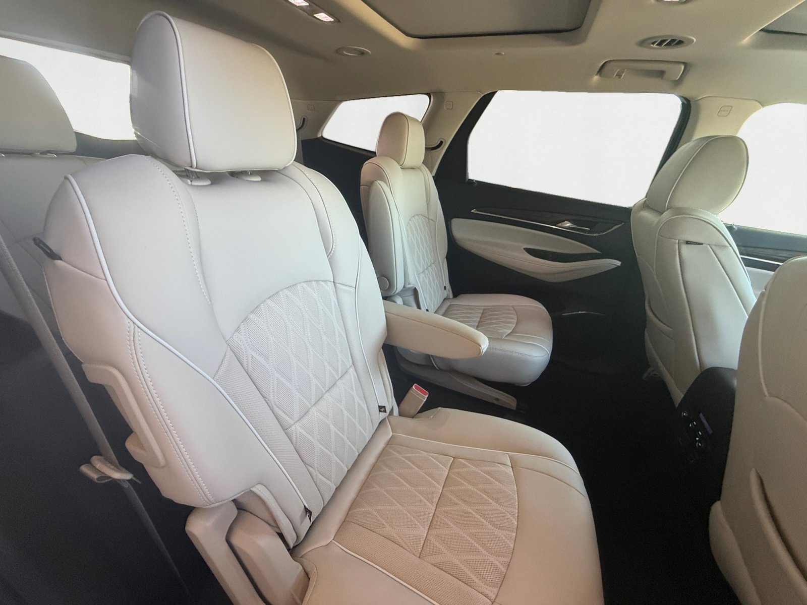 Used 2023 Buick Enclave Avenir w/ Avenir Technology Package FWD image 18