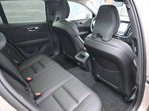 New 2026 Volvo V60 B5 Cross Country Plus w/ Protection Package Premier AWD/4WD image 34