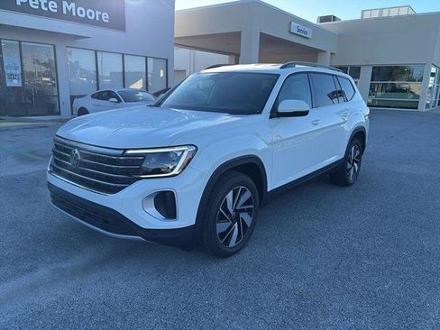 New 2025 Volkswagen Atlas SE image 3